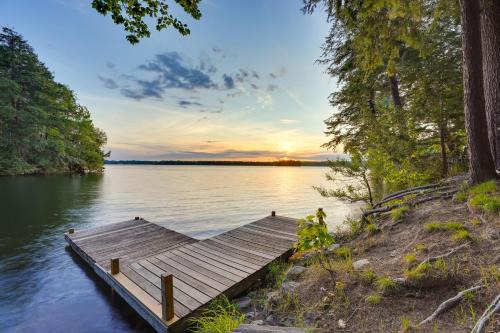 Peaceful Lakefront Maine Cabin with Sunset Views