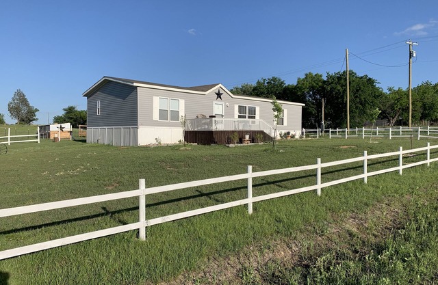 Peaceful Large Home for Getaways or Family Gatherings