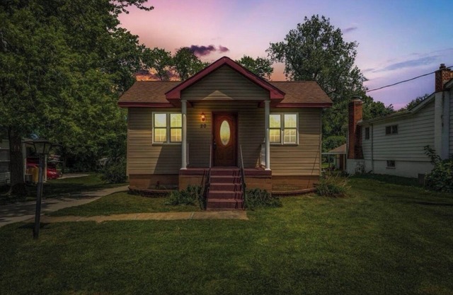 Peaceful little house in the heart of Maryland Heights