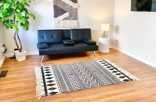 Peaceful+Modern 1BR | Near UD+MVH+Downtown