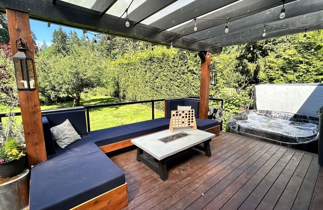 Peaceful Modern 3BR w/ HOT TUB