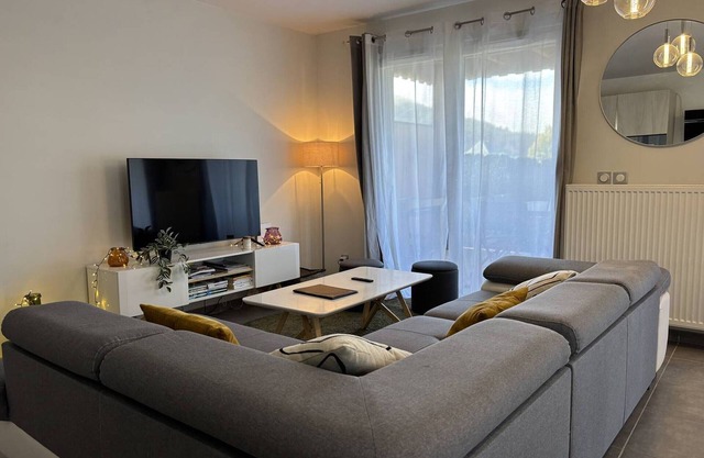 Gemütliches Apartment mit Terrasse, kostenlosem Parkplatz, WLAN und Ski-Depot nahe Zentrum