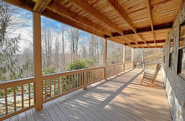 Peaceful Mountain Retreat!