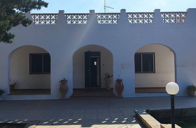 Peaceful Nature Salento Villa w/ Beach at 5 mins & Private Jacuzzi
