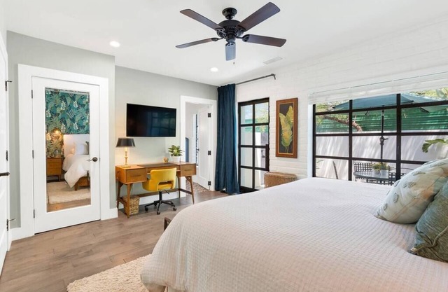 Peaceful one bedroom king suite w/full kitchen
