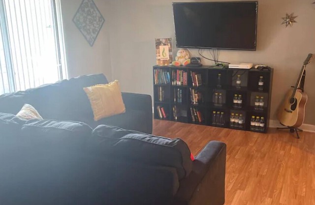 Peaceful ONE bedroom Apartment with at home gym