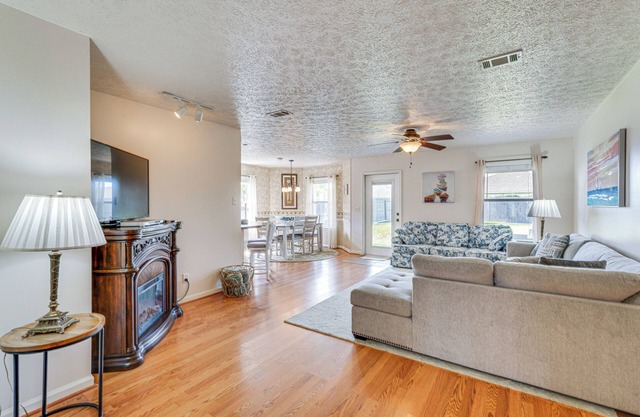 Peaceful Panama City Home w/Fenced Backyard!