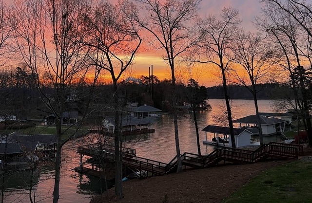 Peaceful paradise at Hyco Lake