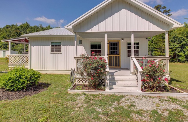 Peaceful Pikeville Retreat w/ Covered Decks!
