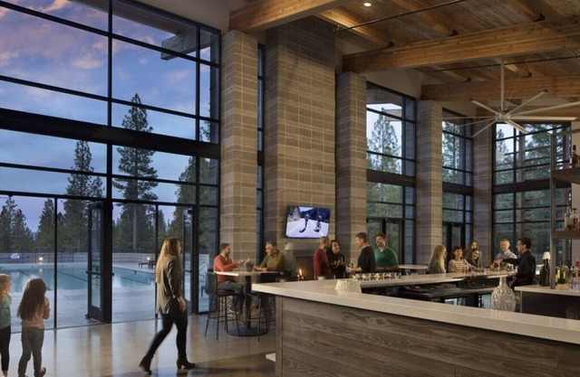 Breathtaking golf retreat | A/C | mountain views | wi-fi | pool | hot tub | gym