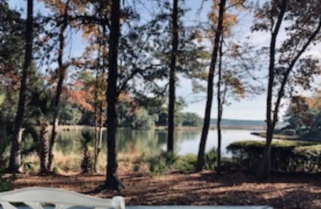 Peaceful/ Pond/Marsh/Golf/Tennis/Marina/Equestrian House.