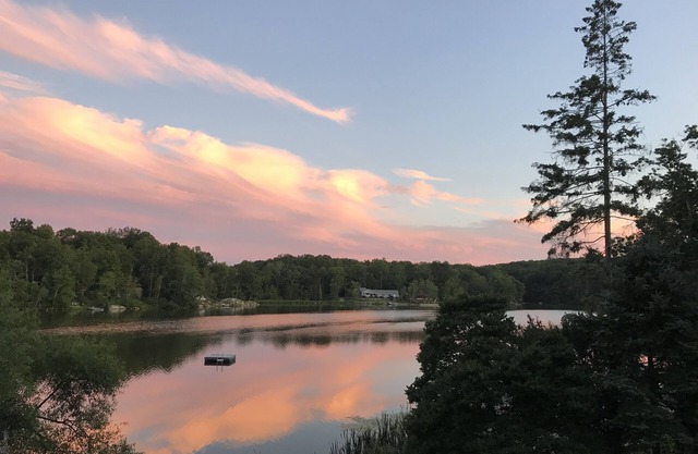 Lake Home mit Whirlpool, Pool / Tischtennis / Pokertischen, Angeln, Booten, Feuerstelle