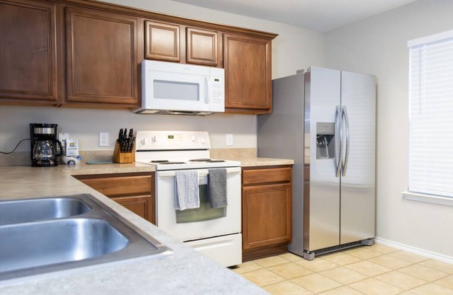 Peaceful & Quiet Neighborhood 30 Days Minimum Stay