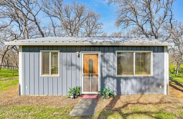 Peaceful Ranch Getaway w/ Deck in Red Bluff!