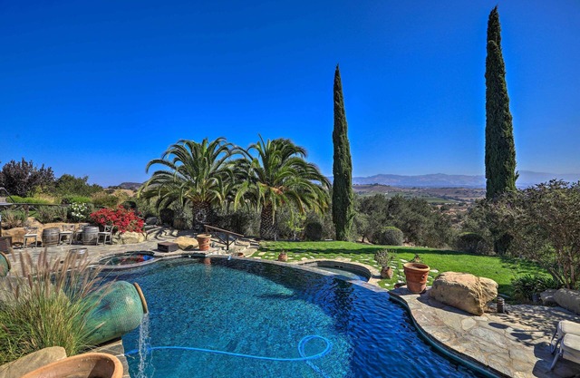 Peaceful Ranch Resort + Vineyard View, Pool Access