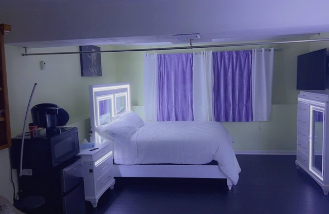 Peaceful & relaxed neighborhood. Private location
