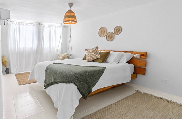 Peaceful Remodeled Studio, Minutes To Ferry & Beach