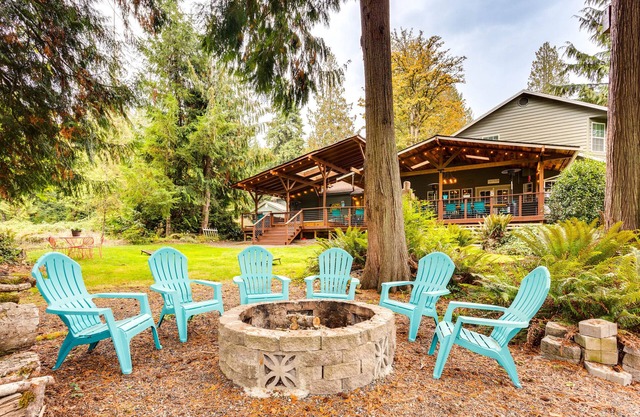 Peaceful Renton Retreat w/ Hot Tub Access!