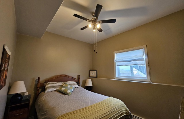 Peaceful retreat with beautiful ocean view in quiet Eastern Passage