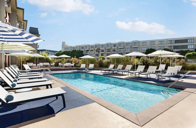 Peaceful Retreat Steps From Pier 39 | 2 Stunning City View Rooms w/ Pool Access