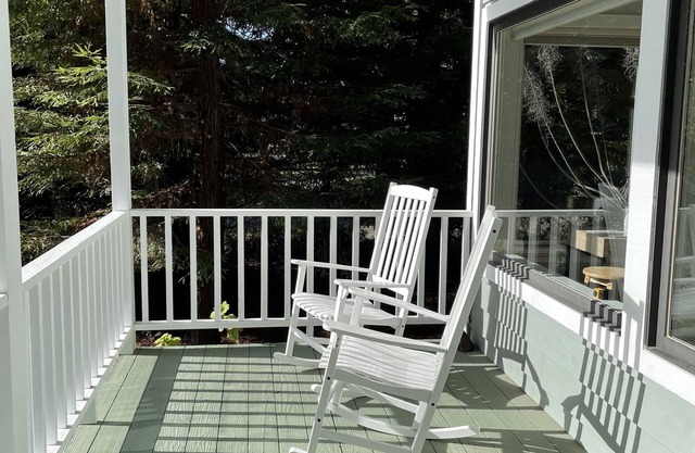 Peaceful Retreat with Ocean Views, Tall Pine Trees, and Beautiful Garden