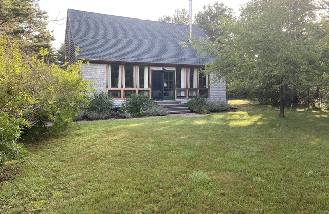 Genießen Sie den ruhigen, ländlichen Martha's Vineyard. Übertragbare Fährtickets auf einigen Werktagen
