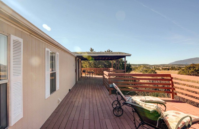 Peaceful Sandia Park Retreat w/ Deck & Views!