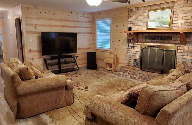Peaceful Scenic Pond & Home Close to Beach/Sports/Entertainment