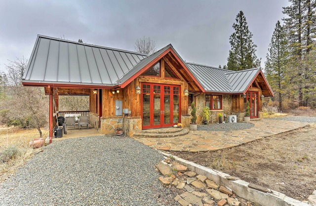 NEU! Einzigartige Remote Cabin - By Shasta Trinity Forest