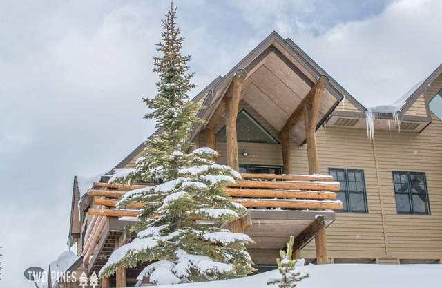 SKI IN / OUT-Sattel Ridge Townhome - Moonlight Club-Zugang, Aussicht, Whirlpool & mehr!
