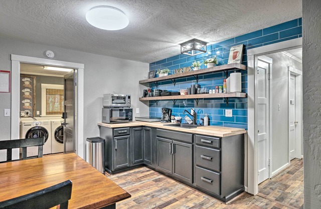 Peaceful Sonora Home w/Grill: Walk to Downtown!