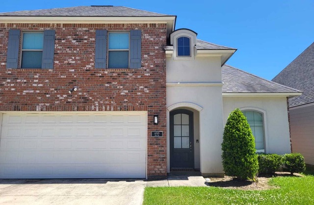 Peaceful & Spacious 4-bedroom Retreat