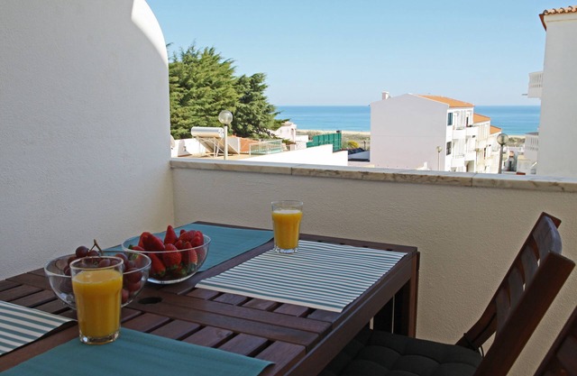 Ruhige Ferienwohnung, ca. 200 m zum Strand, Balkon mit Meeresblick, nahe Lagos