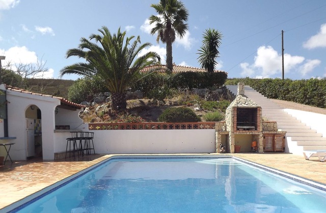 Villa mit großem privatem Pool, 2 Außengrills und Barbereich, 3 Betten, 6 Personen