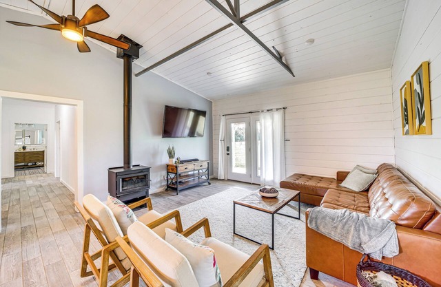 Peaceful Vinita Home w/ Fire Pit: 11 Mi to Lake!
