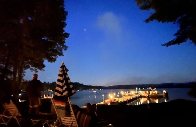 Peaceful Waterfront retreat with Private dock