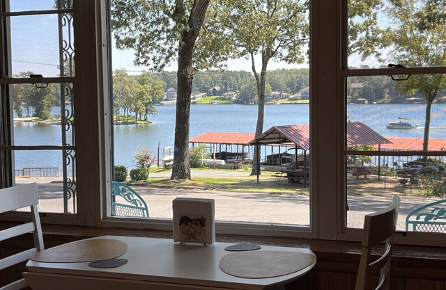 Peacefull Lake Get-Away