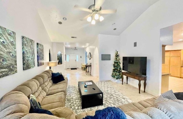 Peacock Suite/Hot Tub/Sleeps up to 4/Bbq