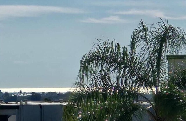 Peak at the Bay, Ocean, close to trolley & key attractions!