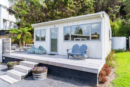 Pearl's Embrace - Mangawhai Heads Studio
