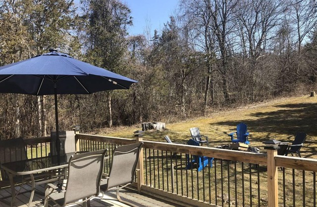 Pebble Bay Cottage, Privacy in Prince Edward County
