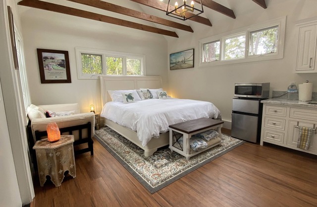Pebble Beach forest hideaway!