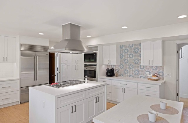Pebble Beach Hacienda: 4 bedroom 4 bath close to the Ocean and Golf