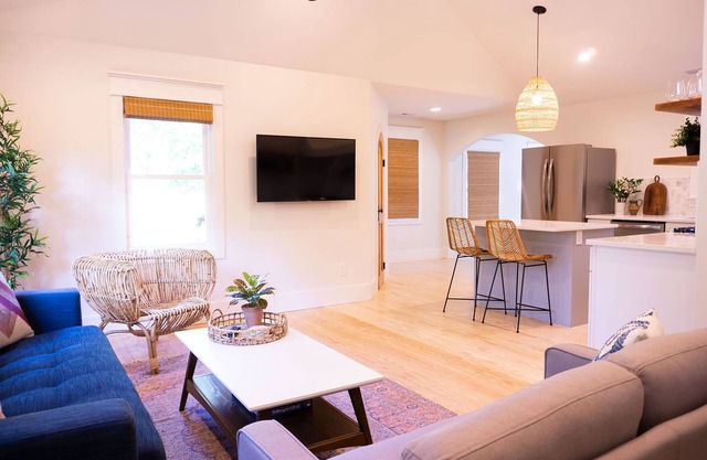 Pecan Paradise: near Beach & Downtown!