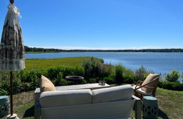 Peconic Bay Dream Cottage only10 minutes to village & ocean in South Hampton NY