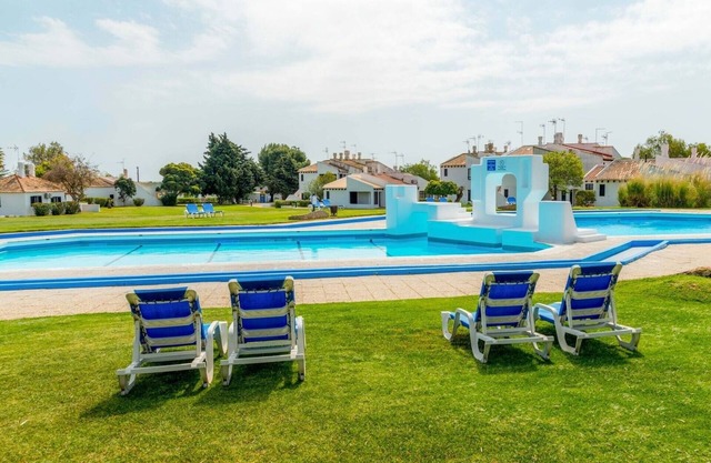 Pedras D'El Rei Cozy Apartment by Trip2Portugal