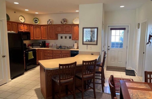 Peek n Peak condo on resort