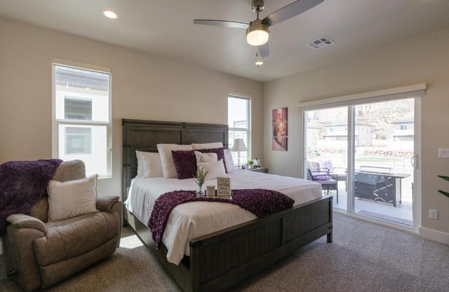 Peekaboo Canyon-4Bed, 3Bath, Hot tub, deck