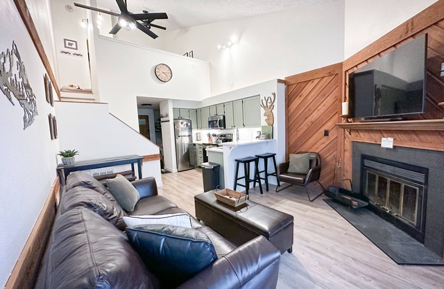 Peep Fall leaves asap! King Bed! Pool! Hike + Bike! Close to Zion + Bryce NPs.