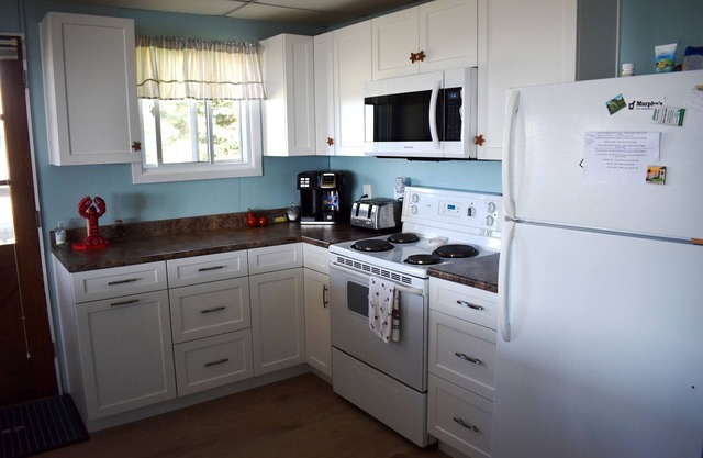 PEI oceanfront cottage within 25 minutes of Charlottetown and golfing